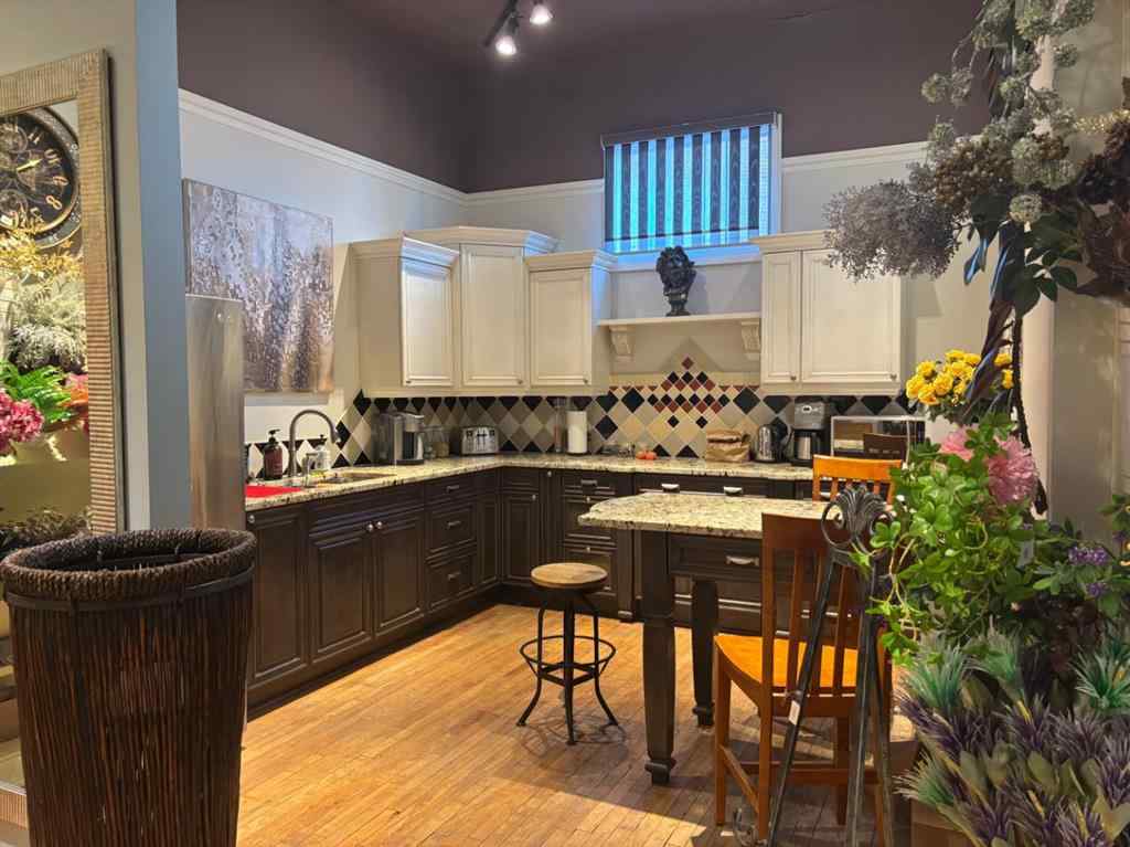 MLS® A2260768 - 4965 50 Street  in Downtown Camrose Camrose, Commercial