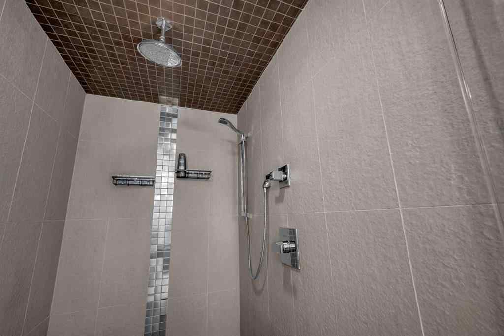 MLS® A2260769 - 724 24 Avenue NW in Mount Pleasant Calgary, Residential