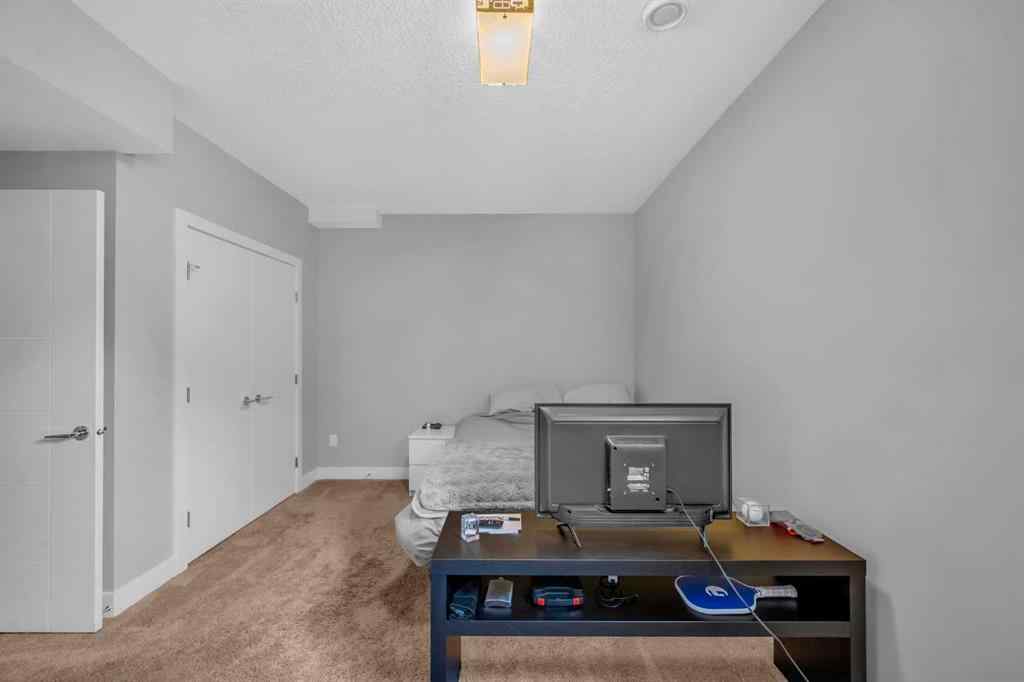 MLS® A2260769 - 724 24 Avenue NW in Mount Pleasant Calgary, Residential