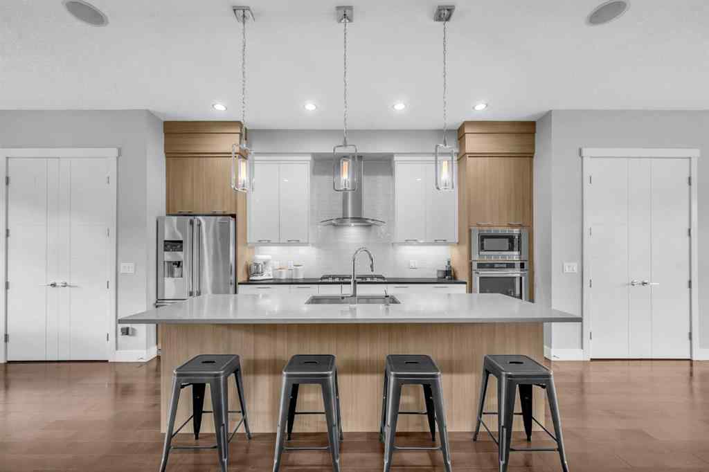 MLS® A2260769 - 724 24 Avenue NW in Mount Pleasant Calgary, Residential