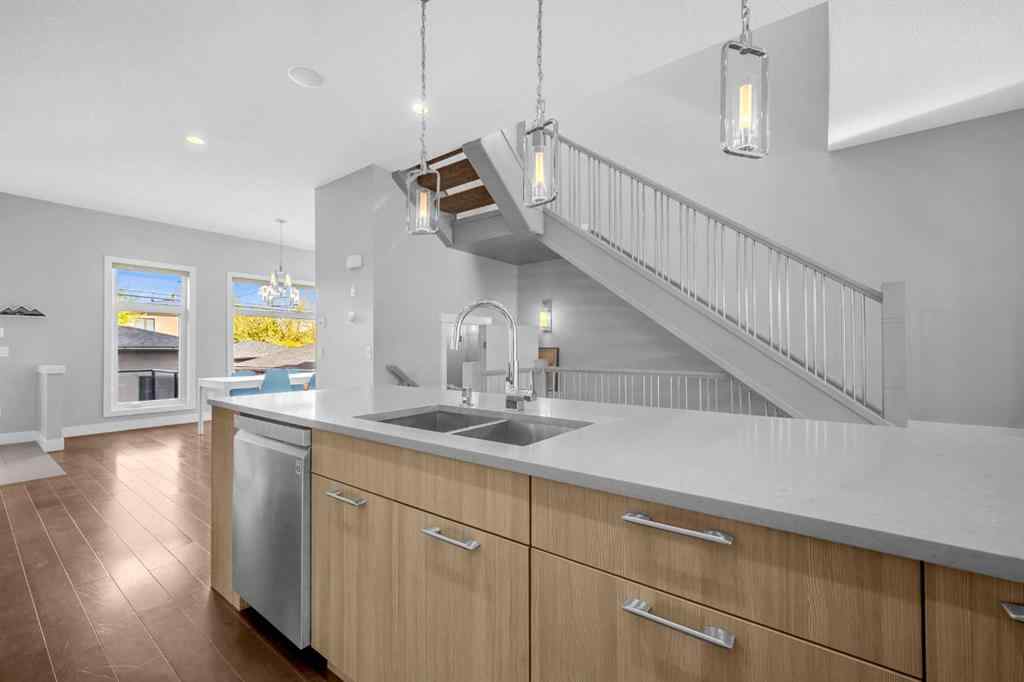 MLS® A2260769 - 724 24 Avenue NW in Mount Pleasant Calgary, Residential