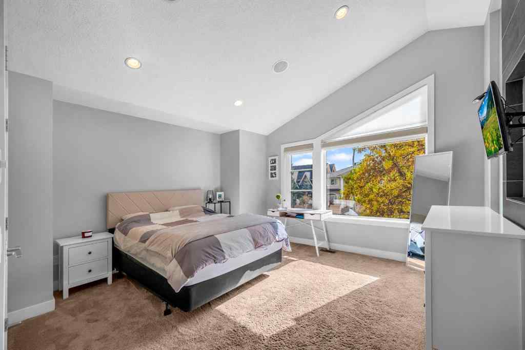 MLS® A2260769 - 724 24 Avenue NW in Mount Pleasant Calgary, Residential