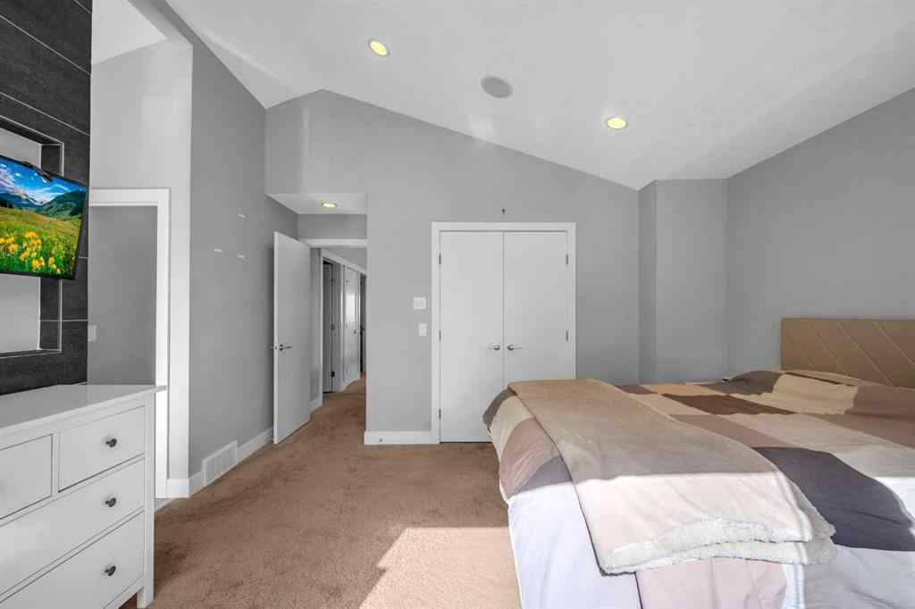 MLS® A2260769 - 724 24 Avenue NW in Mount Pleasant Calgary, Residential