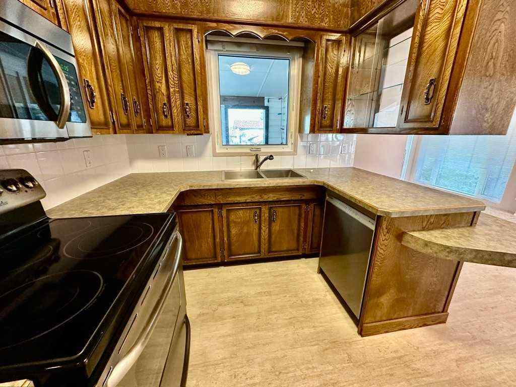 MLS® A2260770 - 2206 41 Street S in Redwood Lethbridge, Residential