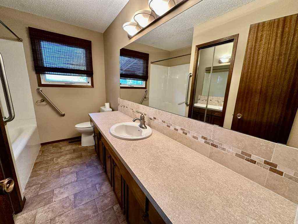 MLS® A2260770 - 2206 41 Street S in Redwood Lethbridge, Residential