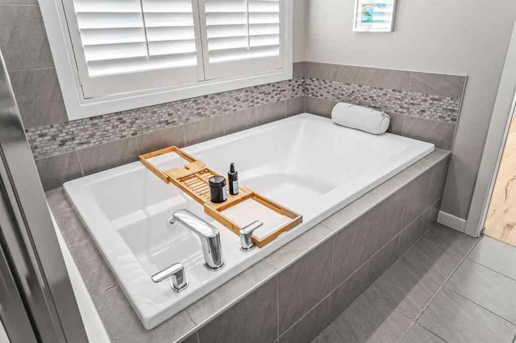 MLS® A2260783 - 220 Auburn Meadows Crescent SE in Auburn Bay Calgary, Residential