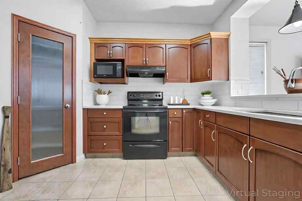 MLS® A2260789 - 45 Everglen Crescent SW in Evergreen Calgary, Residential