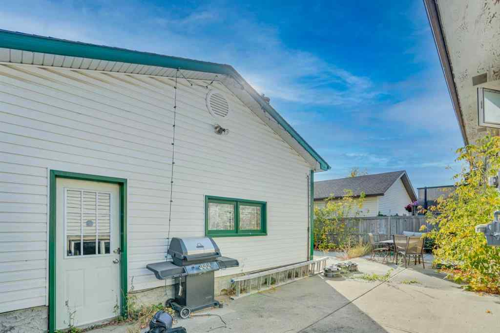 MLS® A2260794 - 4764 Rundlewood Drive NE in Rundle Calgary, Residential