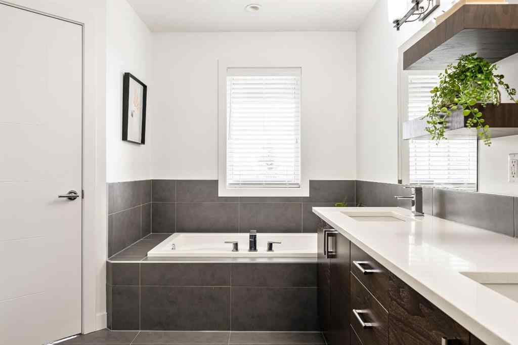 MLS® A2260796 - Unit #4 2428 30 Street SW in Killarney/Glengarry Calgary, Residential