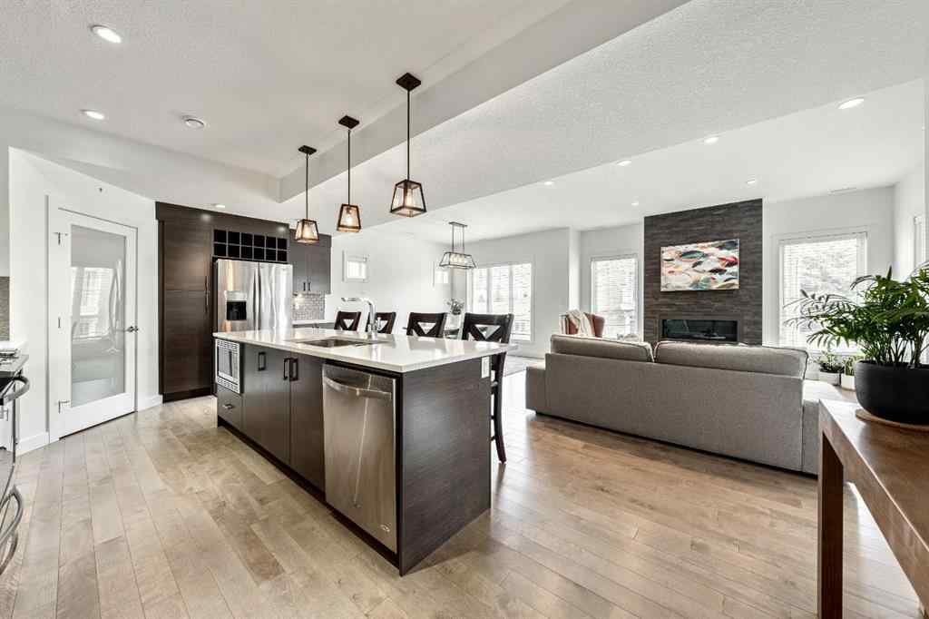 MLS® A2260796 - Unit #4 2428 30 Street SW in Killarney/Glengarry Calgary, Residential