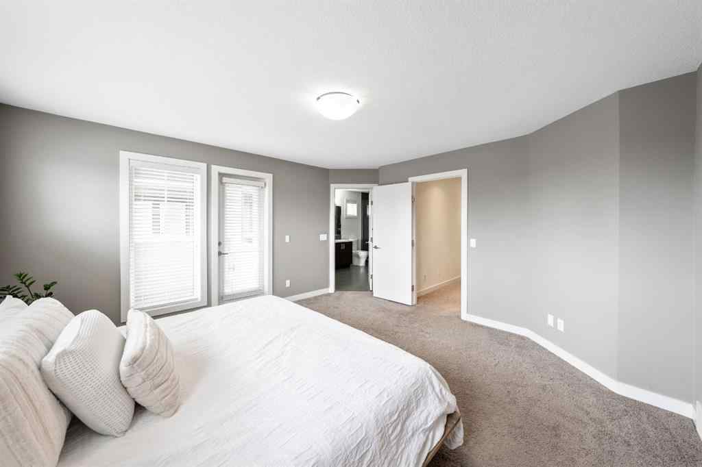 MLS® A2260796 - Unit #4 2428 30 Street SW in Killarney/Glengarry Calgary, Residential