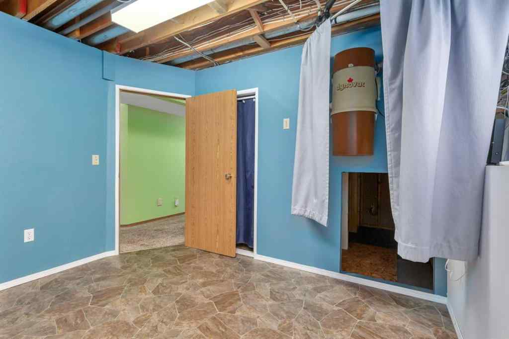 MLS® A2260823 - 226 Glendale Boulevard  in Glendale Red Deer, Residential