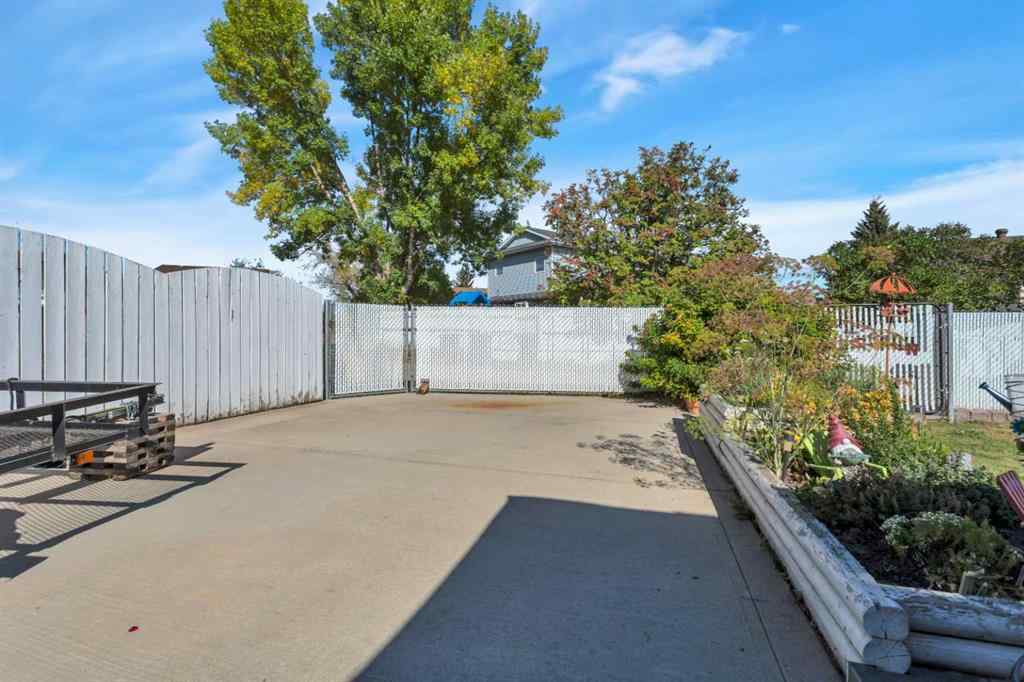 MLS® A2260823 - 226 Glendale Boulevard  in Glendale Red Deer, Residential