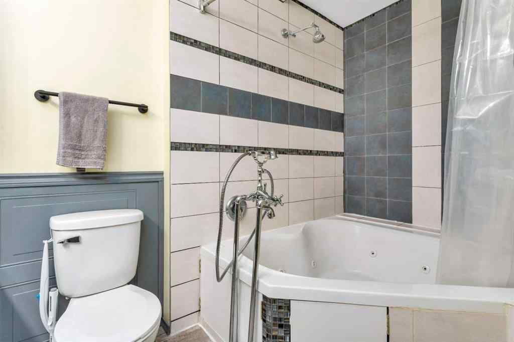 MLS® A2260823 - 226 Glendale Boulevard  in Glendale Red Deer, Residential