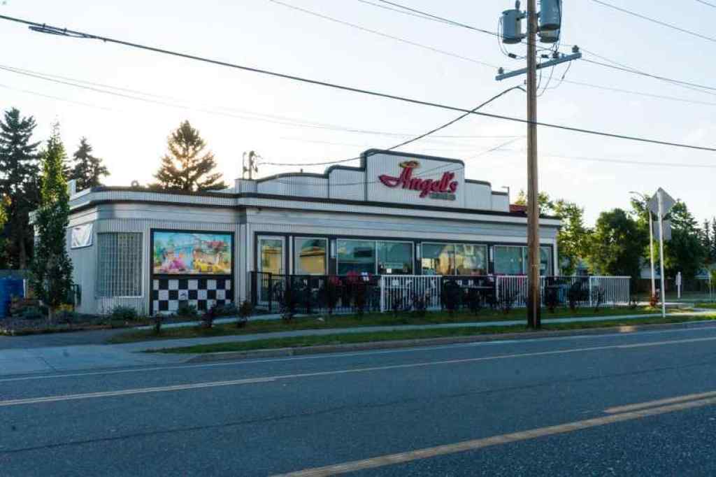 MLS® A2260841 - 8112 Bowness Road NW in Bowness Calgary, Residential