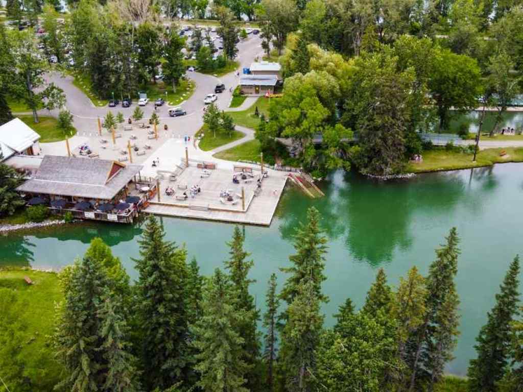 MLS® A2260841 - 8112 Bowness Road NW in Bowness Calgary, Residential