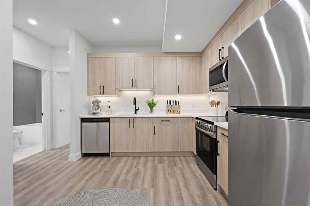 MLS® A2260841 - 8112 Bowness Road NW in Bowness Calgary, Residential