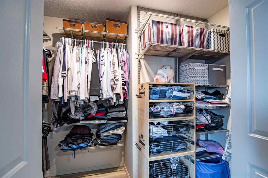 MLS® A2260856 - 8 Oswald Close  in Oriole Park West Red Deer, Residential