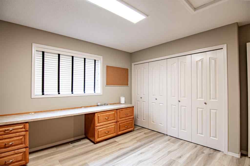 MLS® A2260856 - 8 Oswald Close  in Oriole Park West Red Deer, Residential