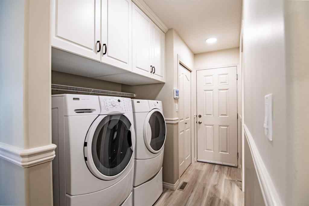 MLS® A2260856 - 8 Oswald Close  in Oriole Park West Red Deer, Residential