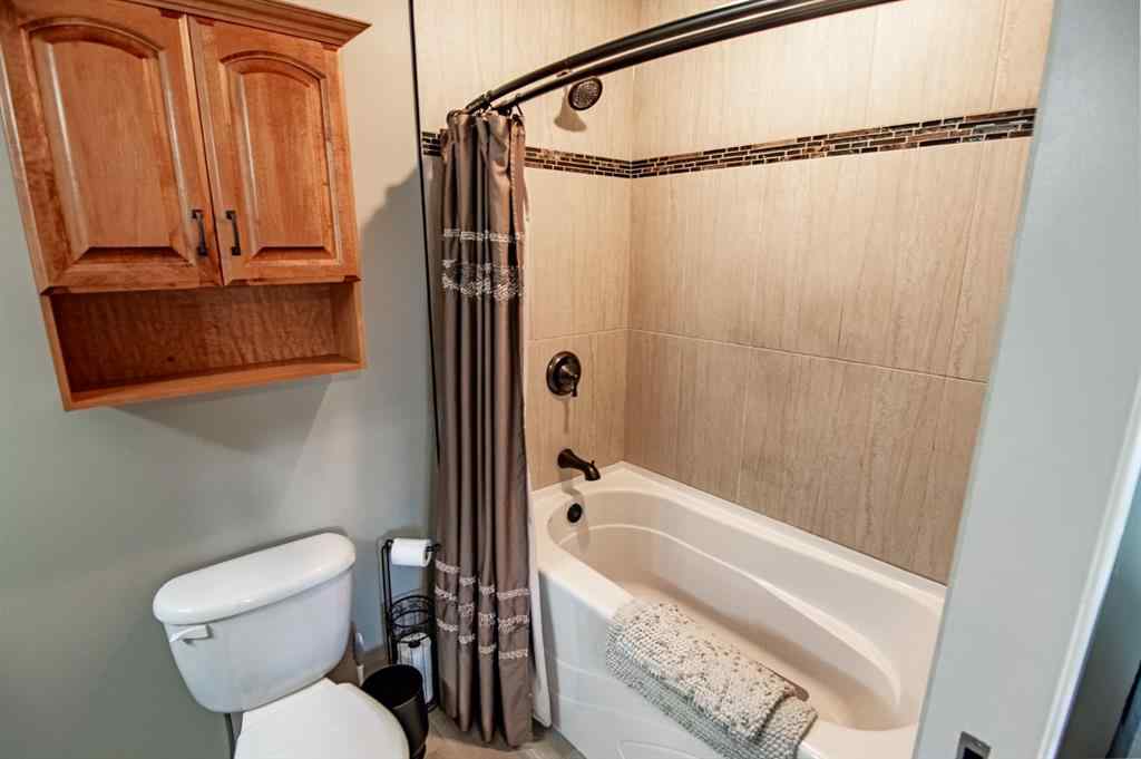 MLS® A2260856 - 8 Oswald Close  in Oriole Park West Red Deer, Residential