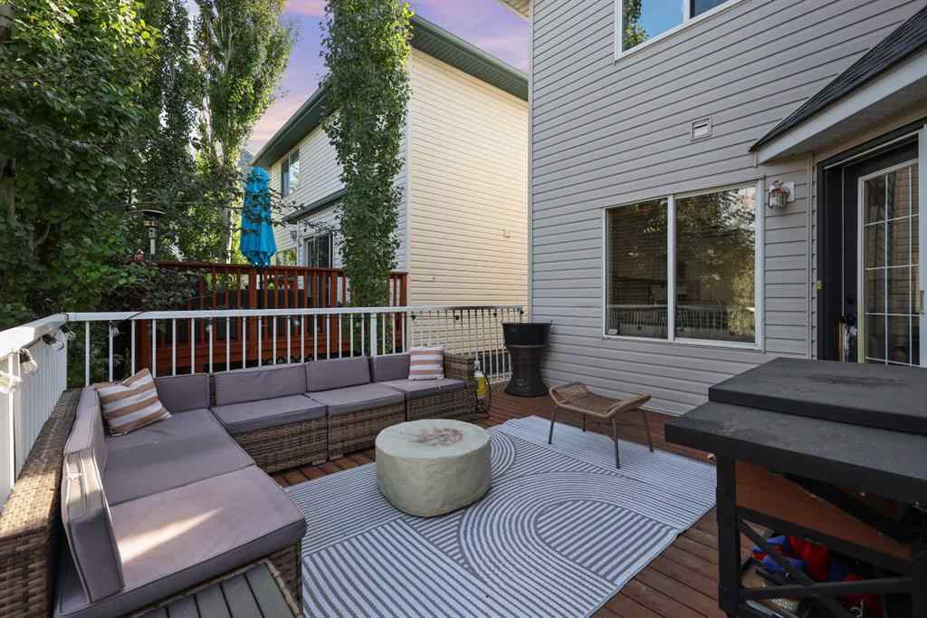 MLS® A2260862 - 3720 Douglas Ridge Way SE in Douglasdale/Glen Calgary, Residential