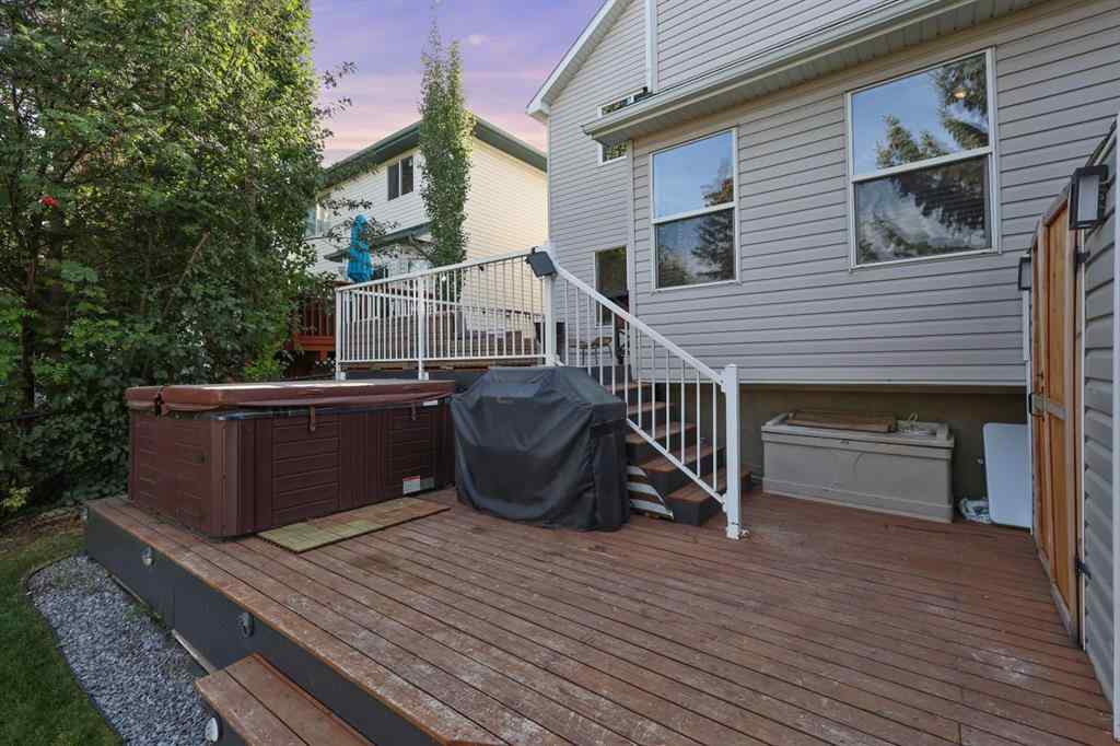 MLS® A2260862 - 3720 Douglas Ridge Way SE in Douglasdale/Glen Calgary, Residential