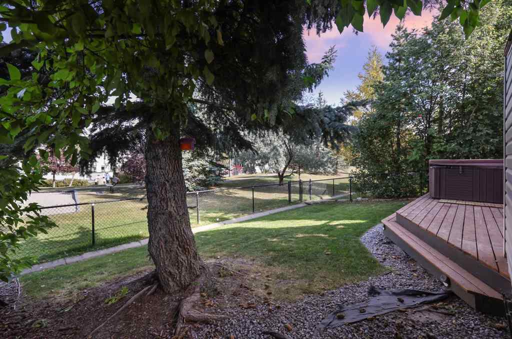 MLS® A2260862 - 3720 Douglas Ridge Way SE in Douglasdale/Glen Calgary, Residential