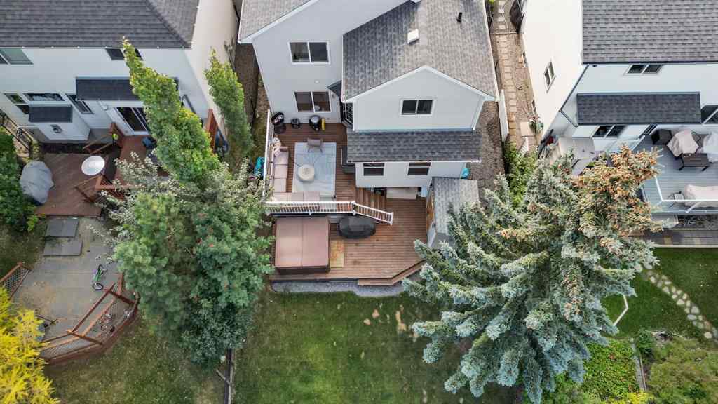 MLS® A2260862 - 3720 Douglas Ridge Way SE in Douglasdale/Glen Calgary, Residential