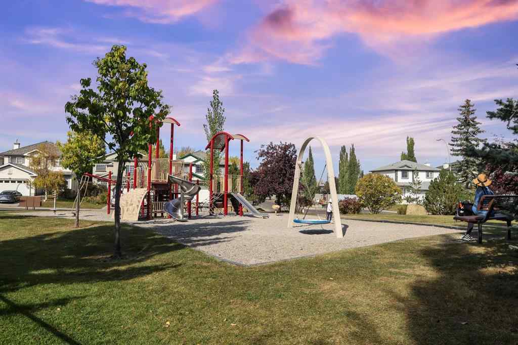 MLS® A2260862 - 3720 Douglas Ridge Way SE in Douglasdale/Glen Calgary, Residential