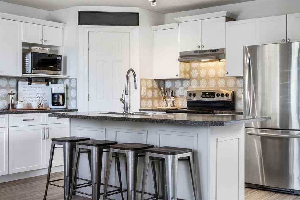 MLS® A2260862 - 3720 Douglas Ridge Way SE in Douglasdale/Glen Calgary, Residential