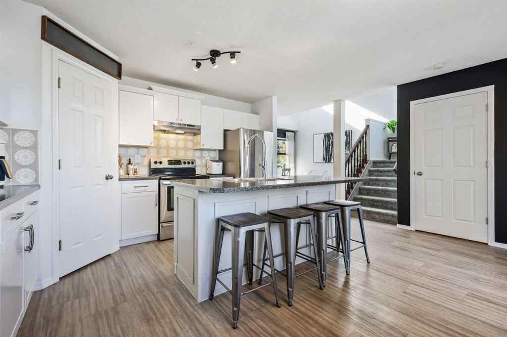 MLS® A2260862 - 3720 Douglas Ridge Way SE in Douglasdale/Glen Calgary, Residential