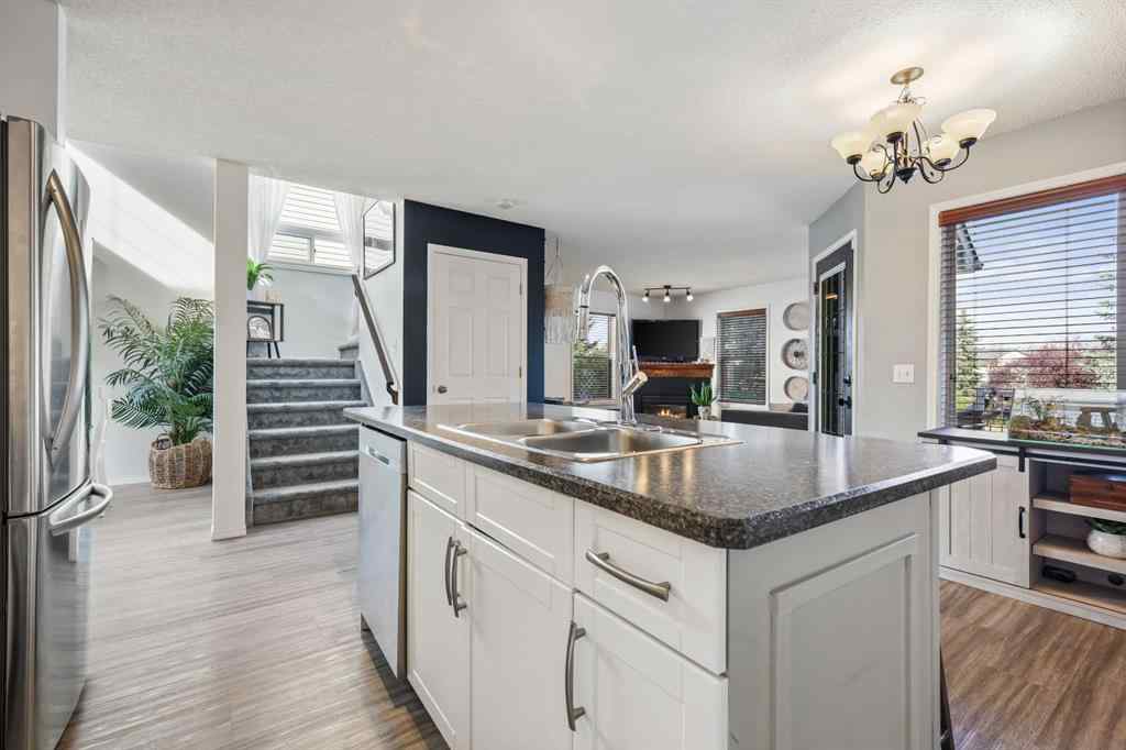 MLS® A2260862 - 3720 Douglas Ridge Way SE in Douglasdale/Glen Calgary, Residential