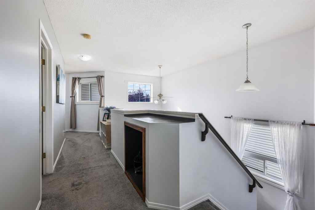 MLS® A2260862 - 3720 Douglas Ridge Way SE in Douglasdale/Glen Calgary, Residential