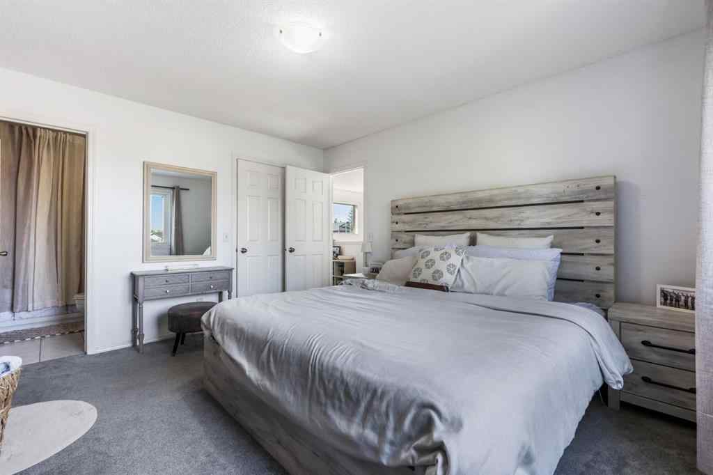 MLS® A2260862 - 3720 Douglas Ridge Way SE in Douglasdale/Glen Calgary, Residential