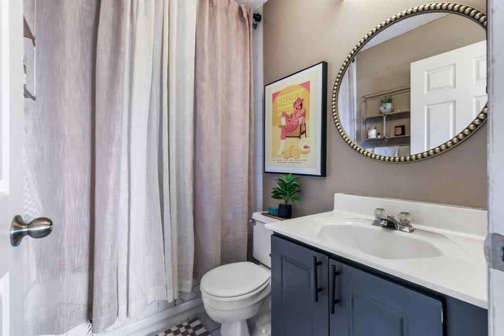 MLS® A2260862 - 3720 Douglas Ridge Way SE in Douglasdale/Glen Calgary, Residential