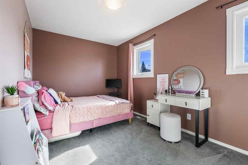 MLS® A2260862 - 3720 Douglas Ridge Way SE in Douglasdale/Glen Calgary, Residential