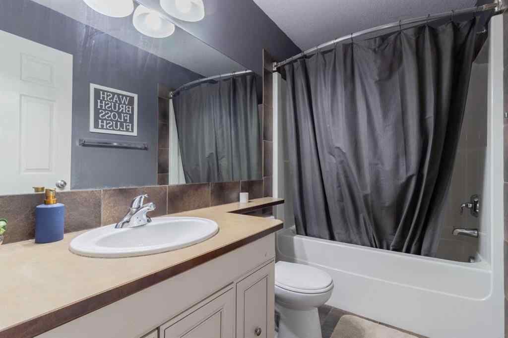 MLS® A2260866 - 4942 Southlands Drive SE in Southland Medicine Hat, Residential