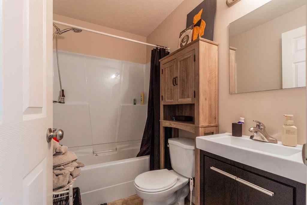 MLS® A2260866 - 4942 Southlands Drive SE in Southland Medicine Hat, Residential