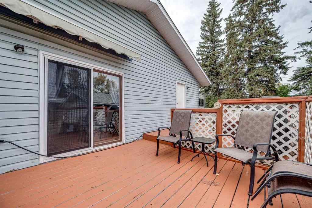 MLS® A2260868 - 5005 43 Street W in Cottage Area Sylvan Lake, Residential