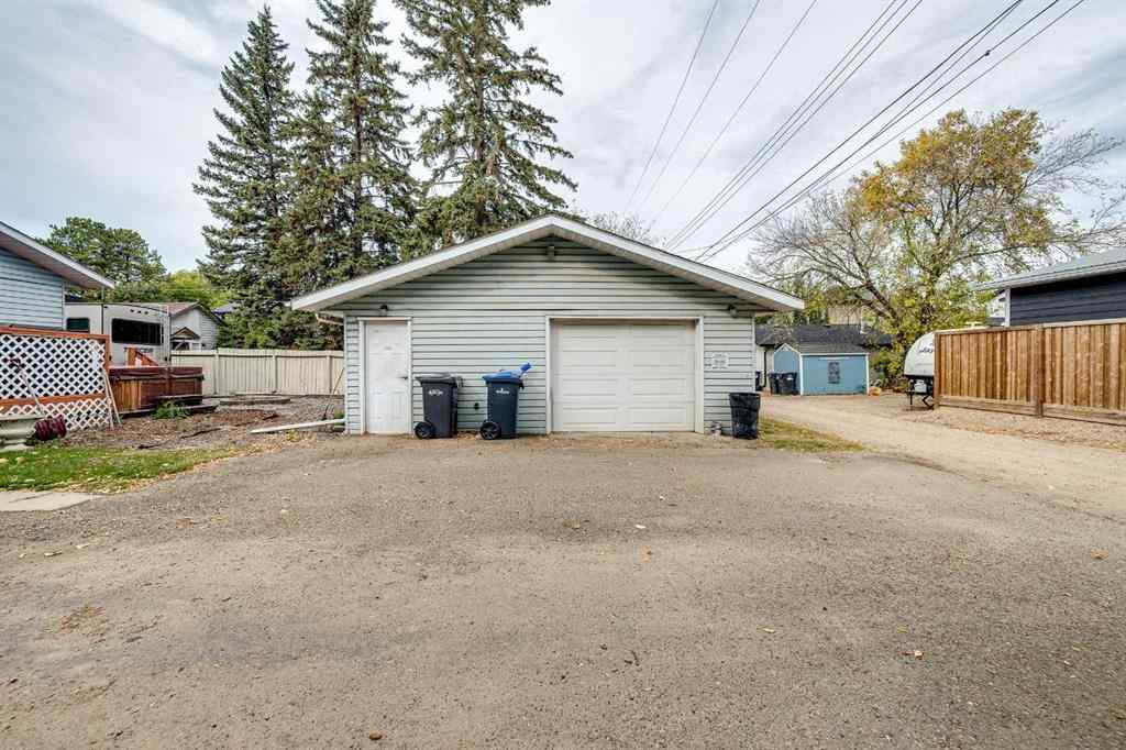 MLS® A2260868 - 5005 43 Street W in Cottage Area Sylvan Lake, Residential