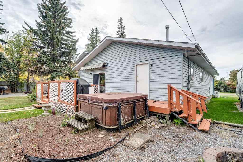 MLS® A2260868 - 5005 43 Street W in Cottage Area Sylvan Lake, Residential