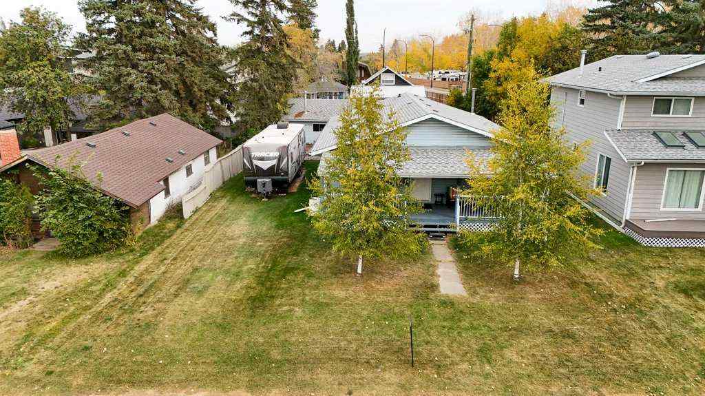 MLS® A2260868 - 5005 43 Street W in Cottage Area Sylvan Lake, Residential