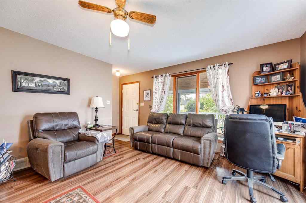 MLS® A2260868 - 5005 43 Street W in Cottage Area Sylvan Lake, Residential
