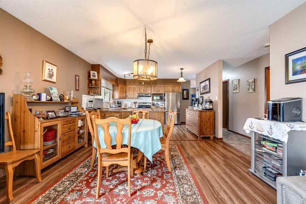 MLS® A2260868 - 5005 43 Street W in Cottage Area Sylvan Lake, Residential