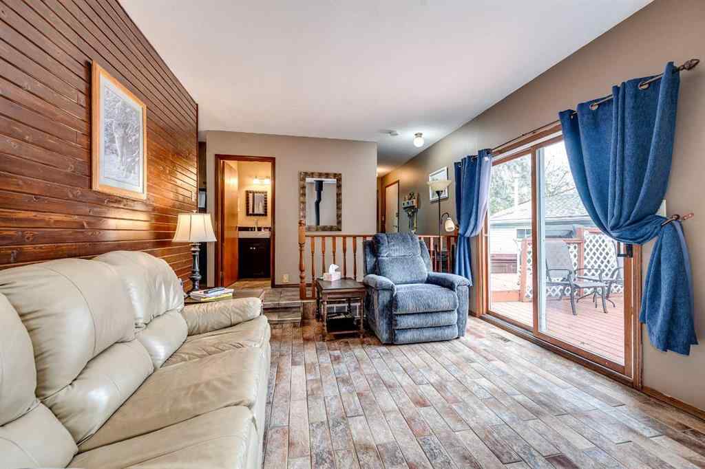 MLS® A2260868 - 5005 43 Street W in Cottage Area Sylvan Lake, Residential