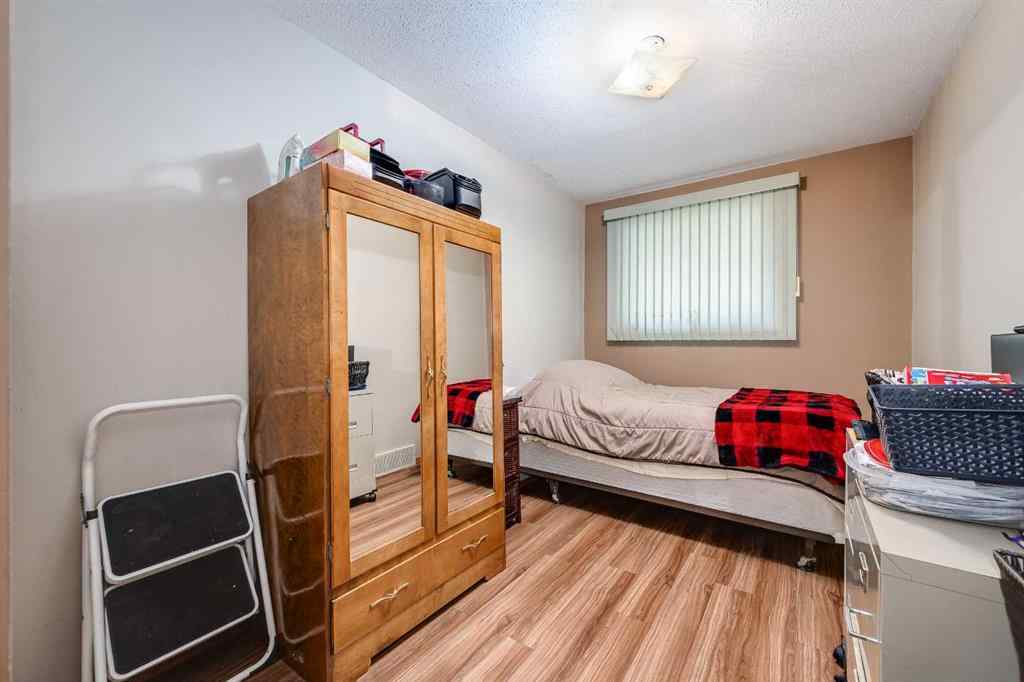 MLS® A2260868 - 5005 43 Street W in Cottage Area Sylvan Lake, Residential