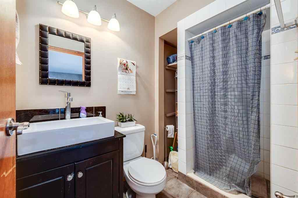 MLS® A2260868 - 5005 43 Street W in Cottage Area Sylvan Lake, Residential