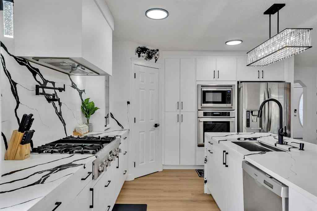 MLS® A2260874 - 135 West Lakeview Passage  in Lakeview Landing Chestermere, Residential