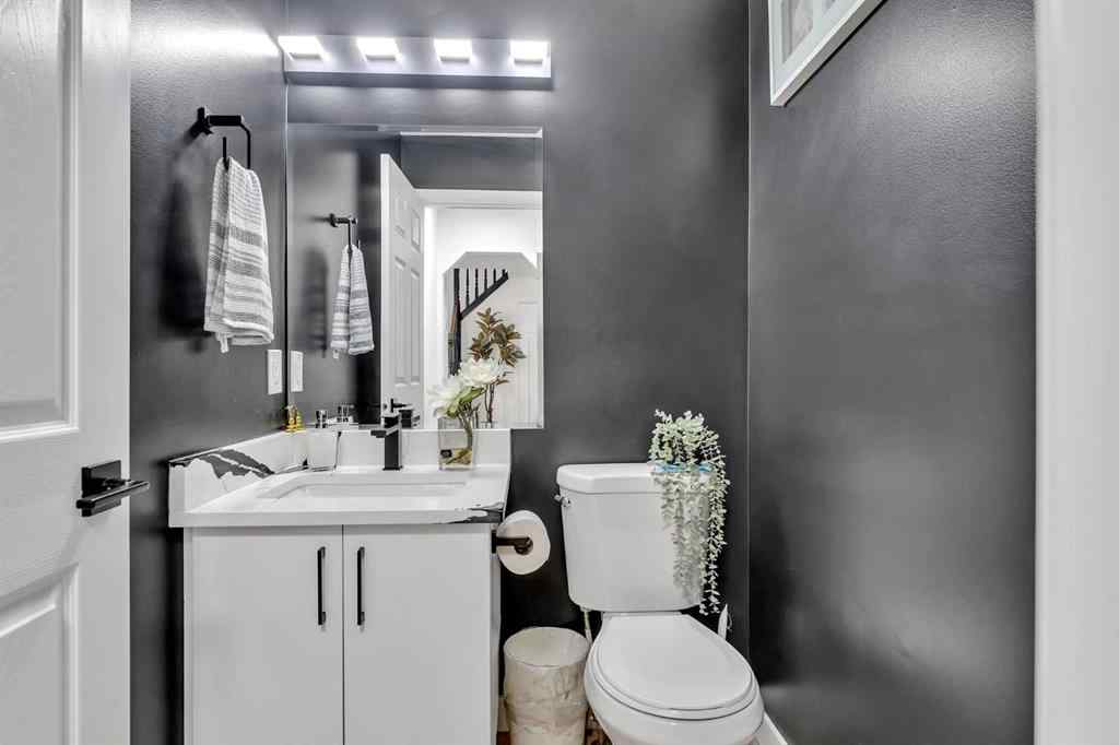 MLS® A2260874 - 135 West Lakeview Passage  in Lakeview Landing Chestermere, Residential